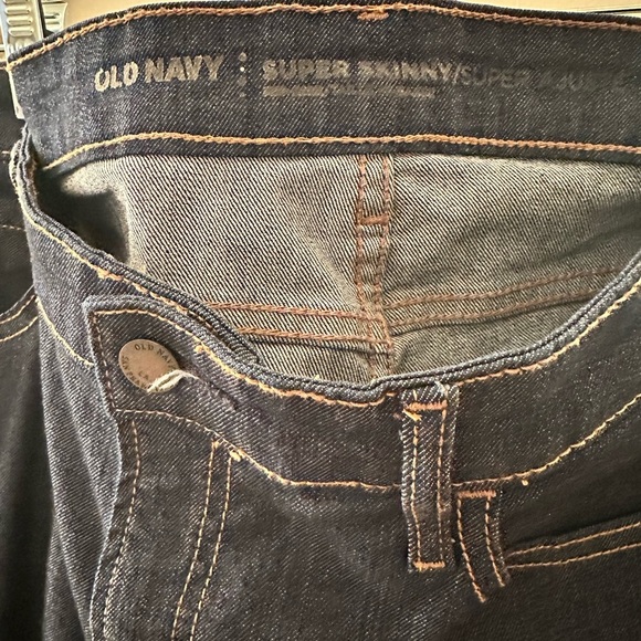 Old Navy women’s super skinny jeans. Size 12 - Picture 3 of 3
